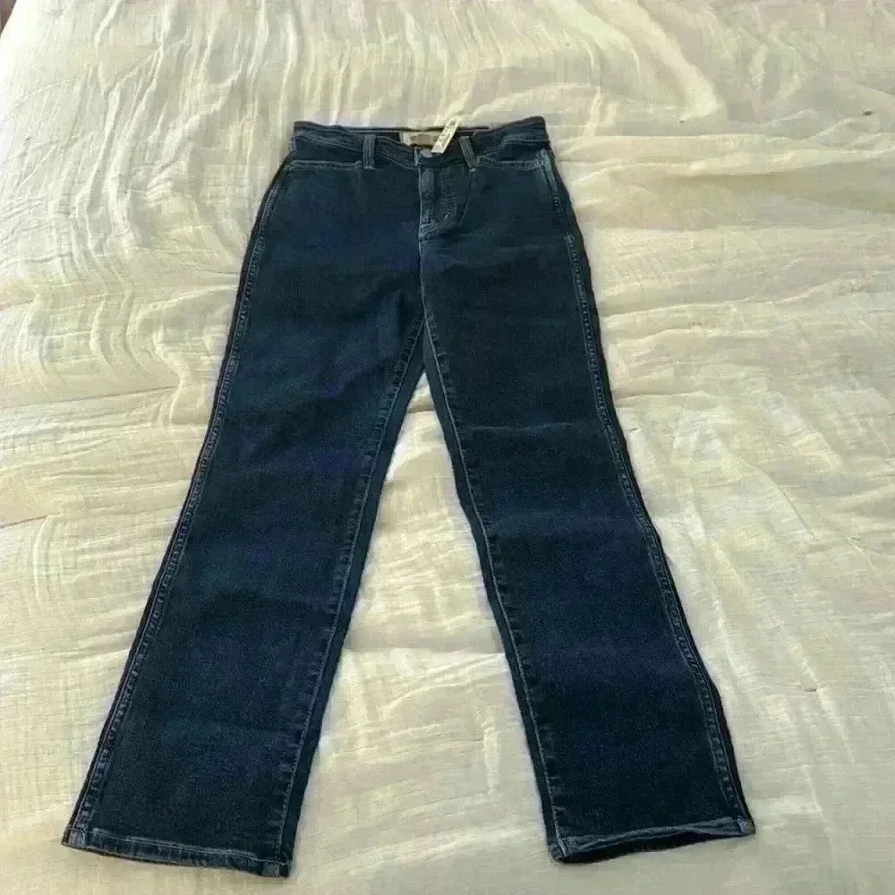 NWT Madewell High rise slim straight  jeans Size 24